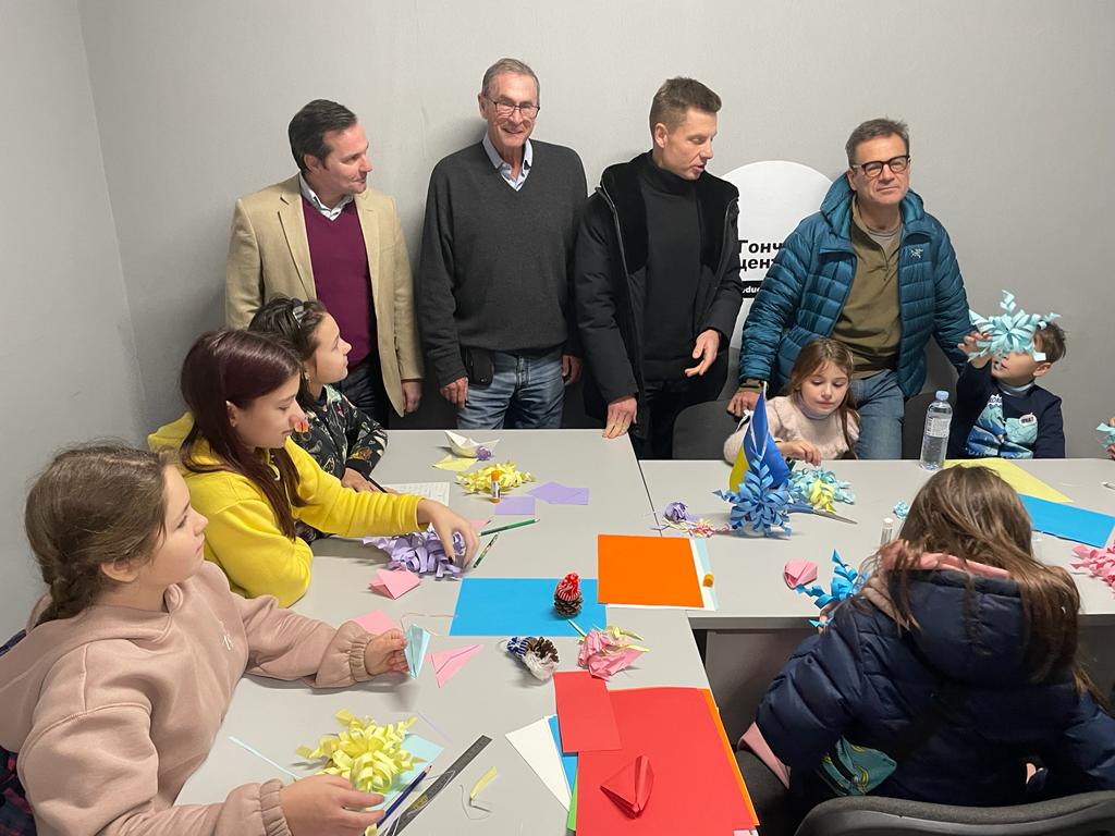 Lord Ashcroft and colleagues at a makeshift “school” at the humanitarian centre, Odesa. (21/12/2022)