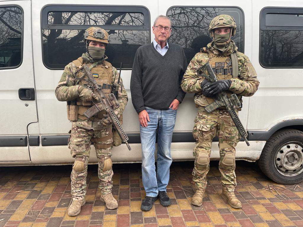 Lord Ashcroft with Ukrainian Special Forces operatives in southern Ukraine. (23/12/2022) 
